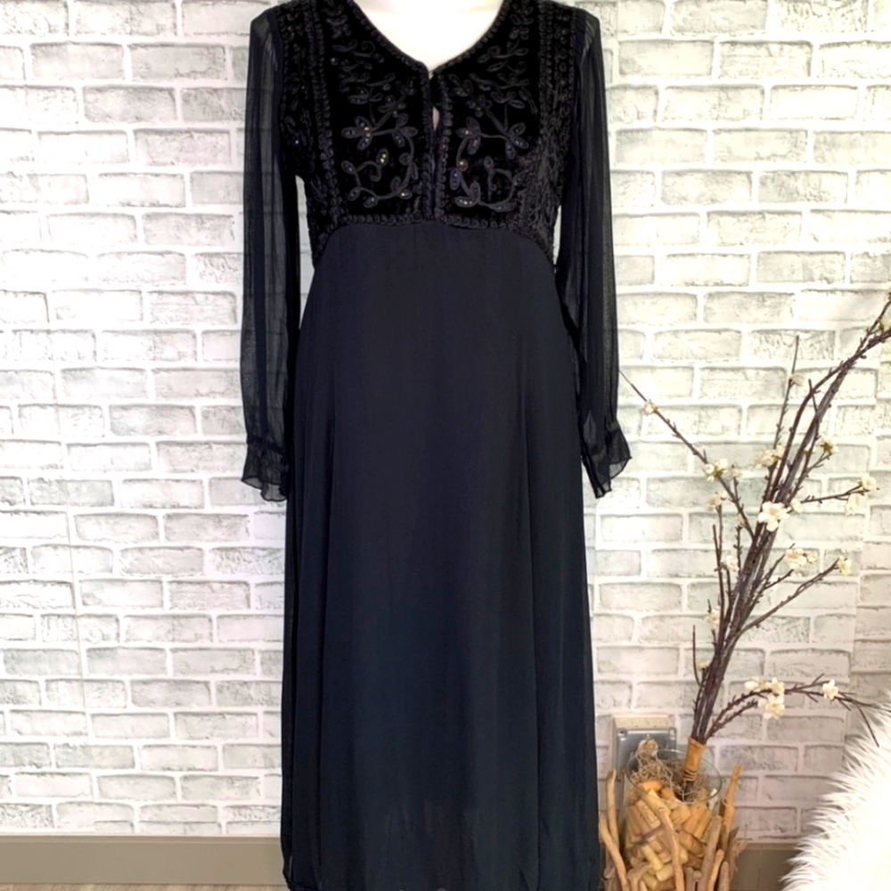 The Pyramid Collection Floral Sequined Maxi Dress